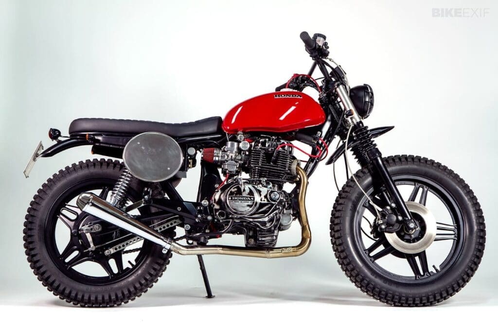 This CB400N has been given a new chunky scramble identity by Isidoro Stellino at Officine Mr S in Sicily.