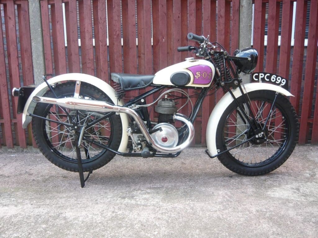 In 2013 this 172cc SOS was offered by Bonhams in the Banbury Run auction. Firstregistered to TG Meeten as an ‘SOS Brooklands Special’, it was used extensively byMeeten himself in competition. It sold for £5060 (including premium) although webelieve it has since changed hands again