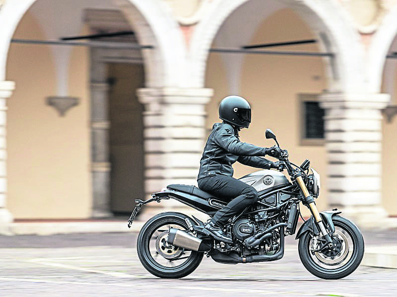 At a glance.. Benelli’s 2022 Leoncino 800!