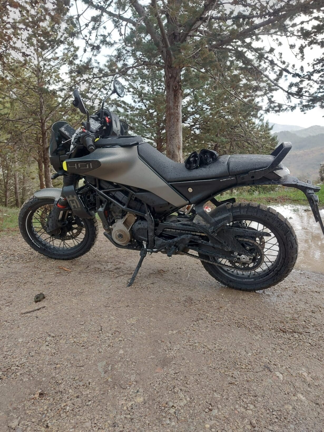 FIRST IMPRESSIONS: Husqvarna Svartpilen and Vitpilen 401