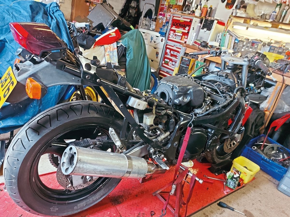 Project Bike: Fixing up a £400 Suzuki GSX600F | Part 3