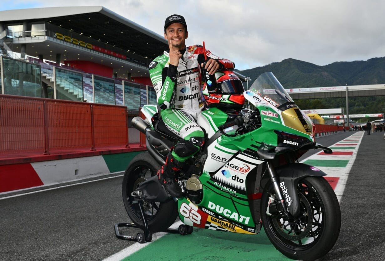 DUCATI PANIGALE V4 Triumphs in the Italian Production Bike Championship