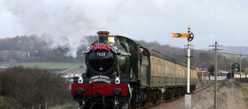 Your Gallery: Manor 4-6-0 No. 7828 ‘Odney Manor’ leaving Blue Anchor
