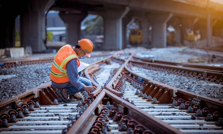 Rail firms still facing staff shortages despite emergency measures on self-isolation