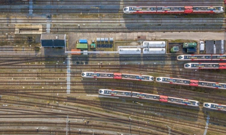 Network Rail managers vote to accept pay deal