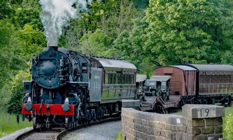 The Railway Children Return to Oakworth!
