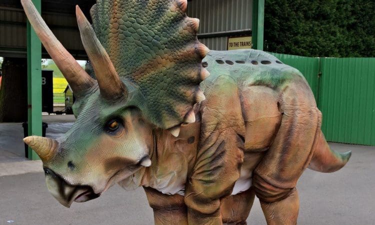 Roar into the bank holiday with Statfold’s Jurassic Weekend