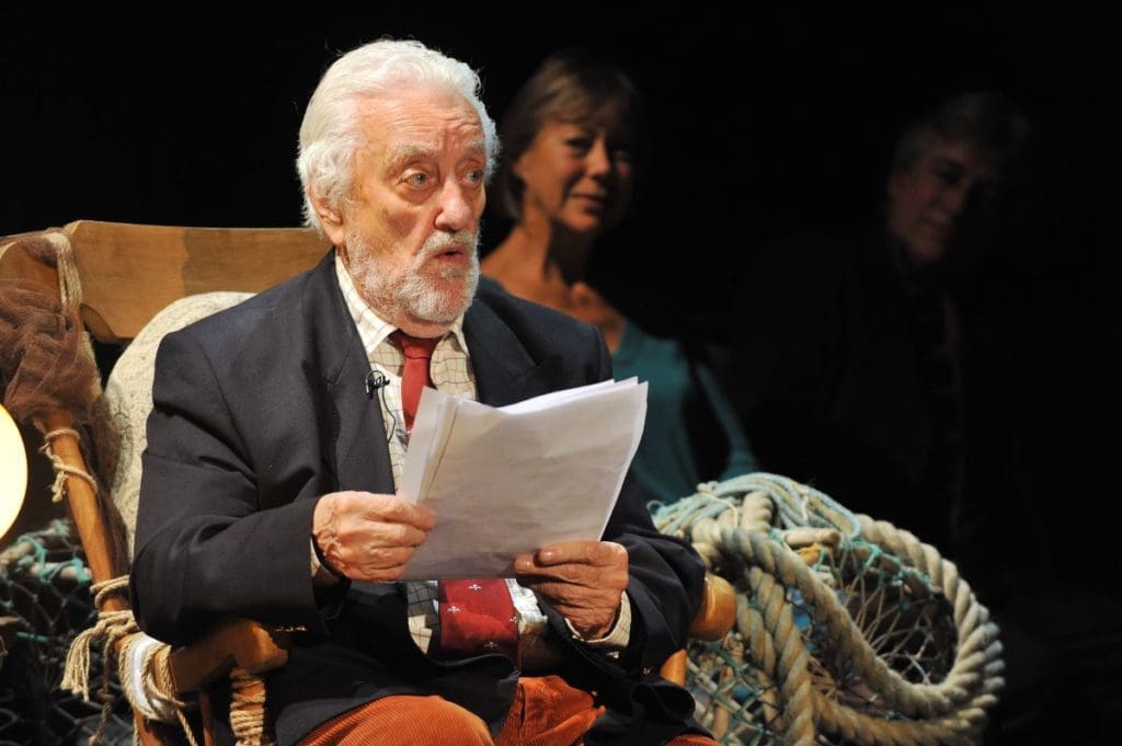 Bernard Cribbins, star of The Railway Children and Doctor Who, dies aged 93