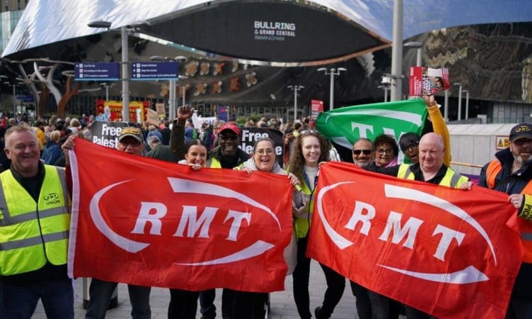 Network Rail workers to stage extra strike over Christmas