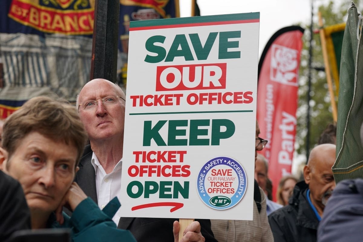 More than 680,000 responsed to consultation on ticket office closures