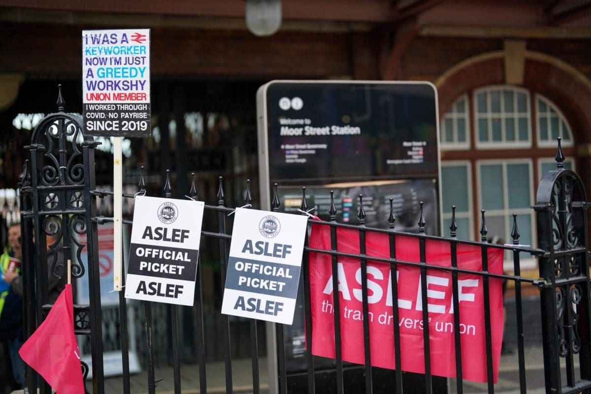 Aslef announces fresh overtime ban for train drivers in pay dispute