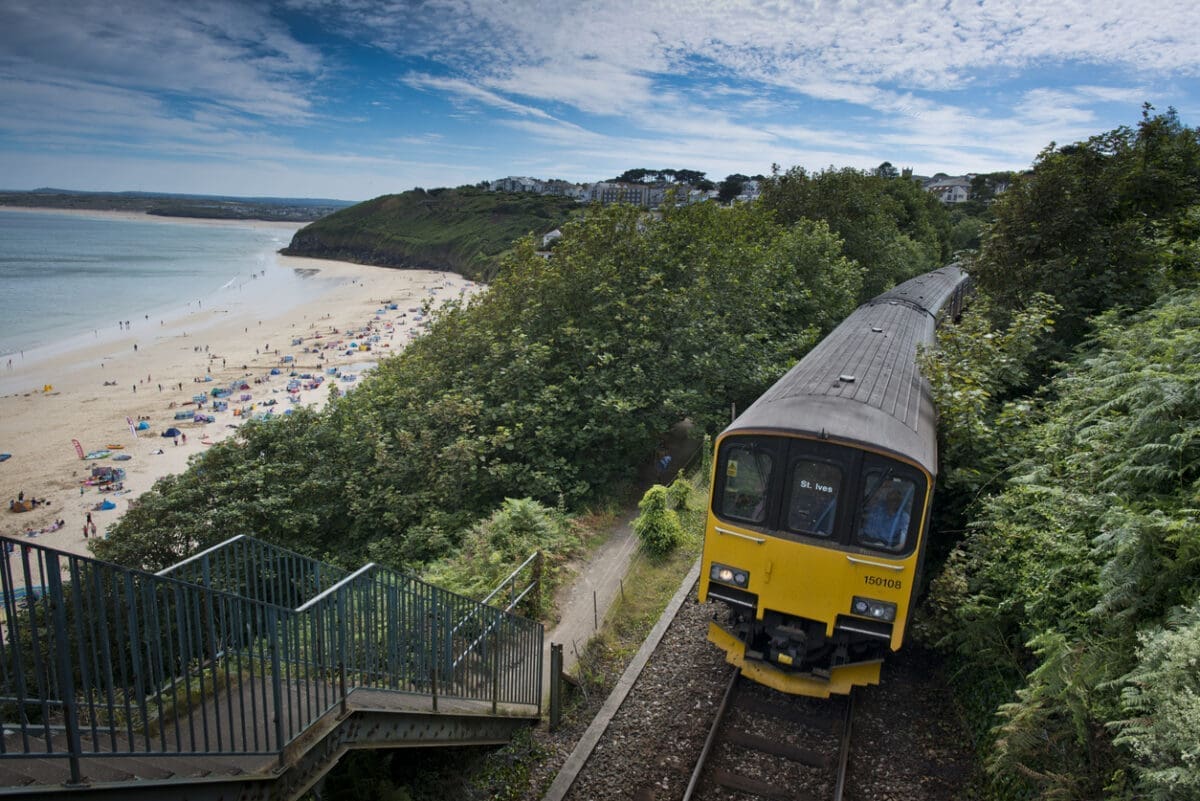 More visitors to coast arriving by train this summer, train firms report