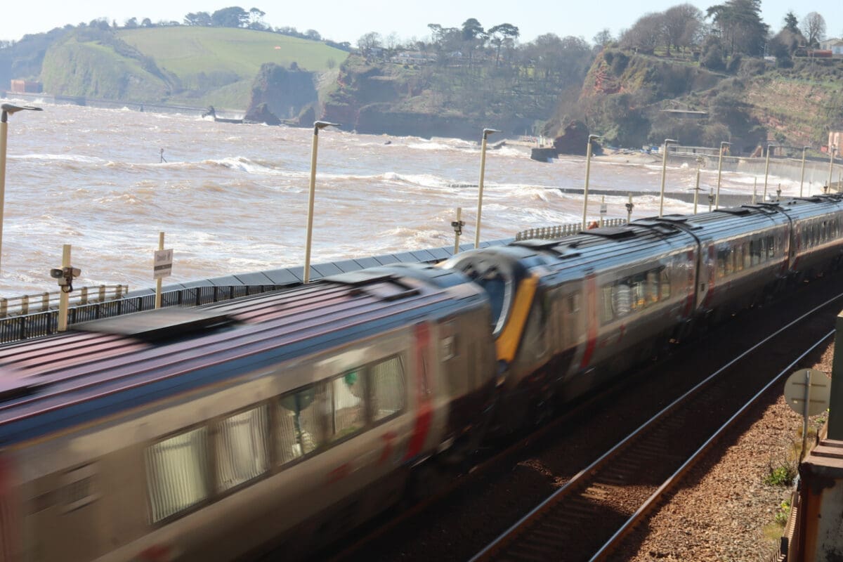 Train drivers at CrossCountry vote to strike