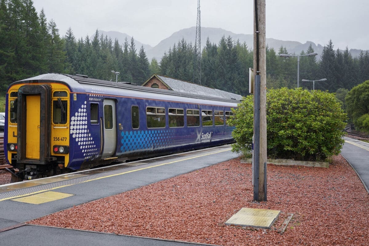 Trains suspended as Storm Bram to bring winds of up to 90mph