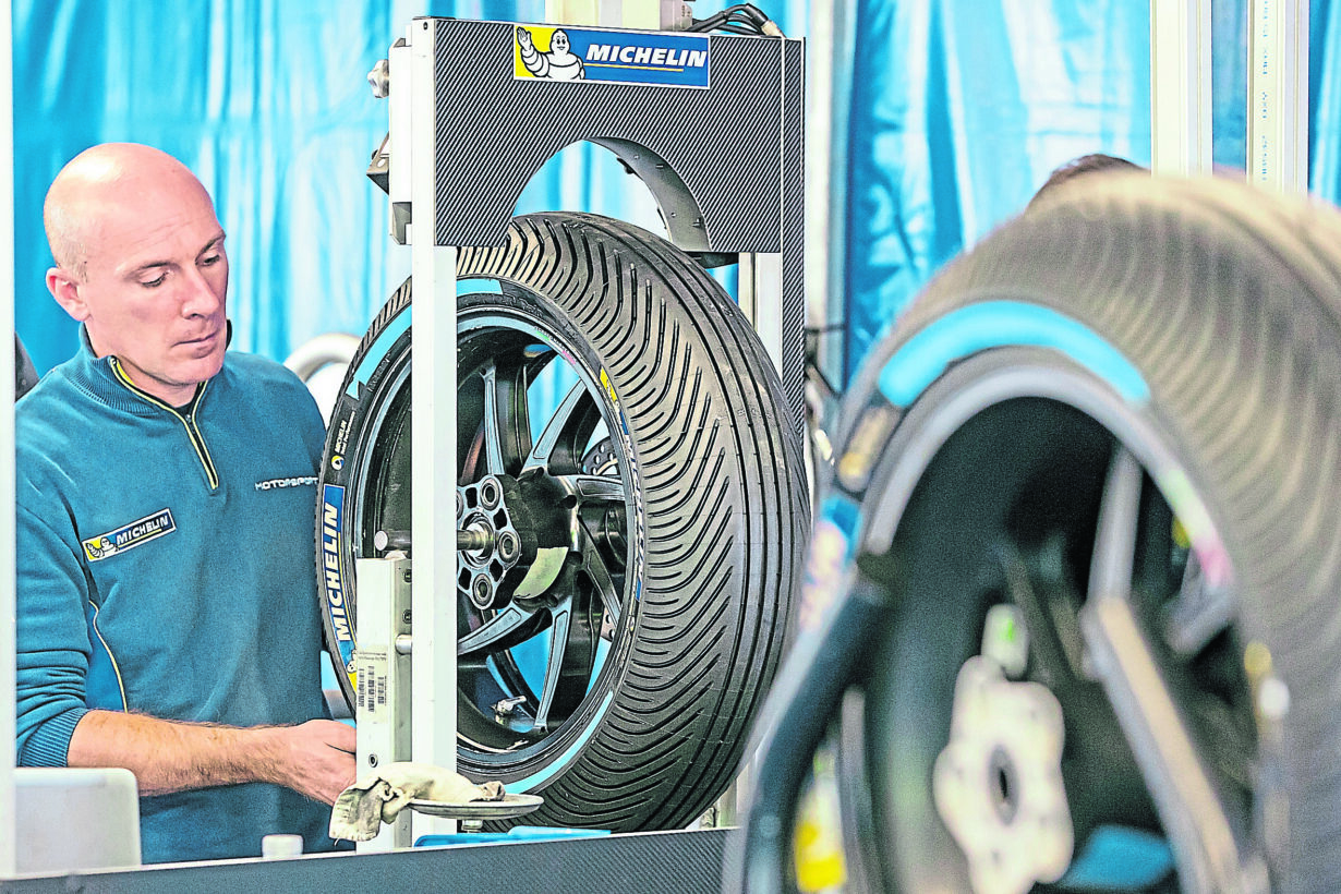 Should I use tyre warmers on wet tyres