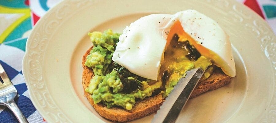 KALE & AVOCADO TOAST WITH POACHED EGG
