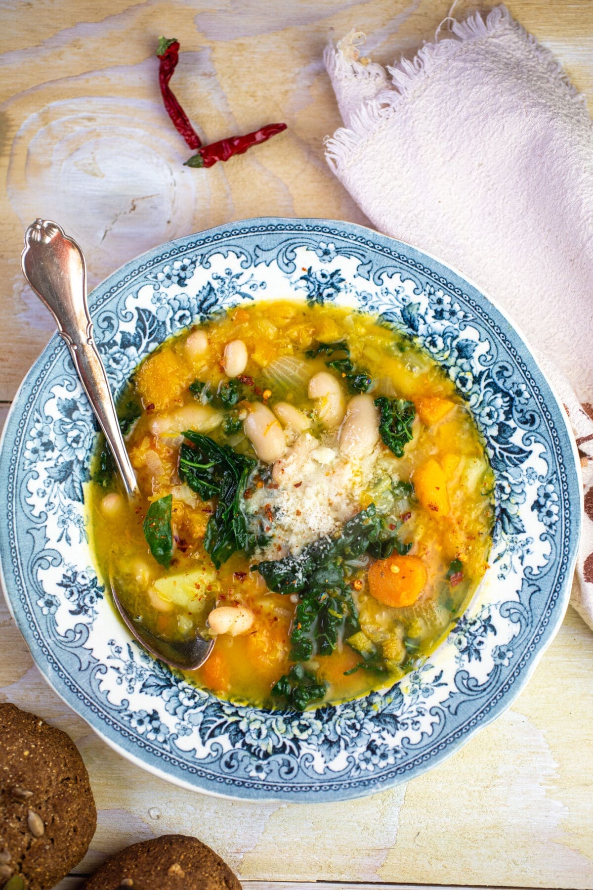 Tuscan kale and white bean soup