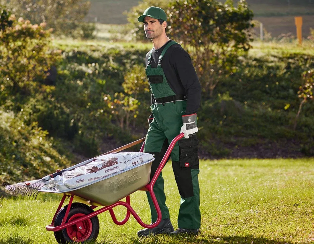 Superior allotment protection and practicality with bib and brace overalls