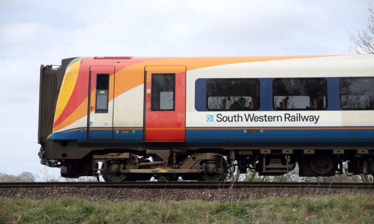 Union threatens further action on fourth day of rail strike