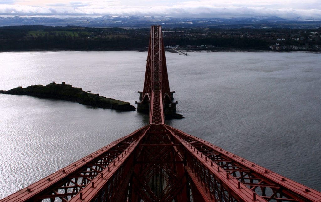 3. King Edward VII formally opened the bridge in 1890