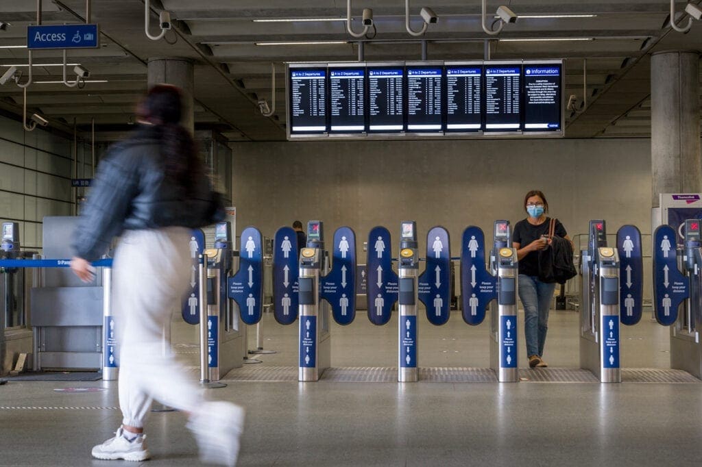 New Thameslink information screens at St Pancras station