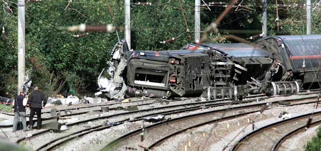 Hatfield rail crash remembered 20 years on