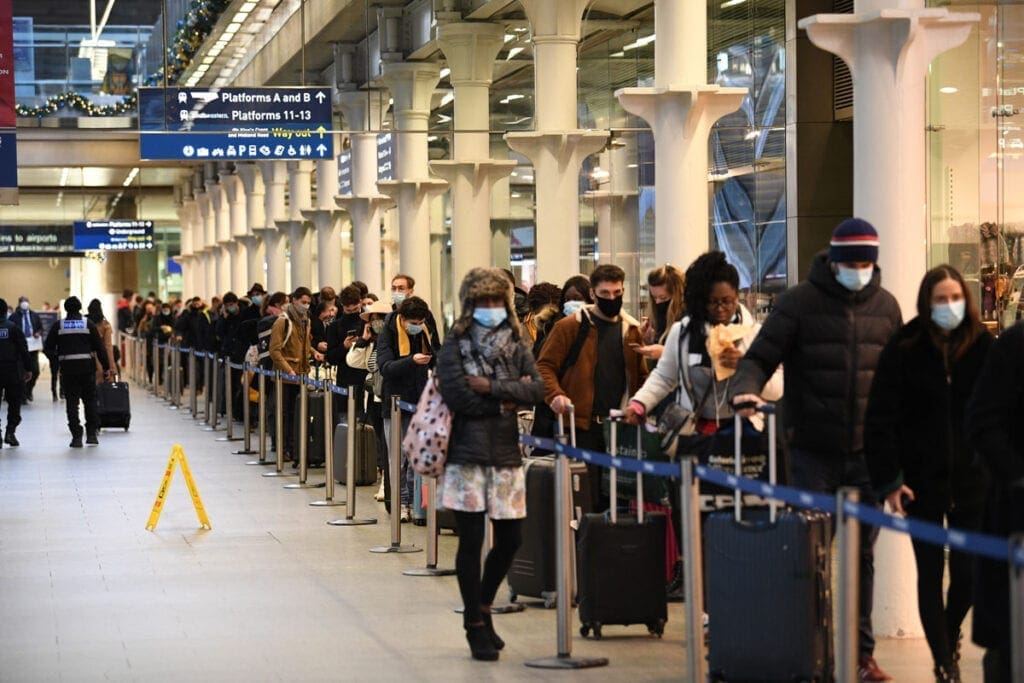 Hancock brands those who packed trains out of London ‘irresponsible’
