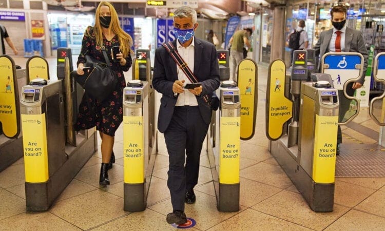 Face masks to remain mandatory on London transport