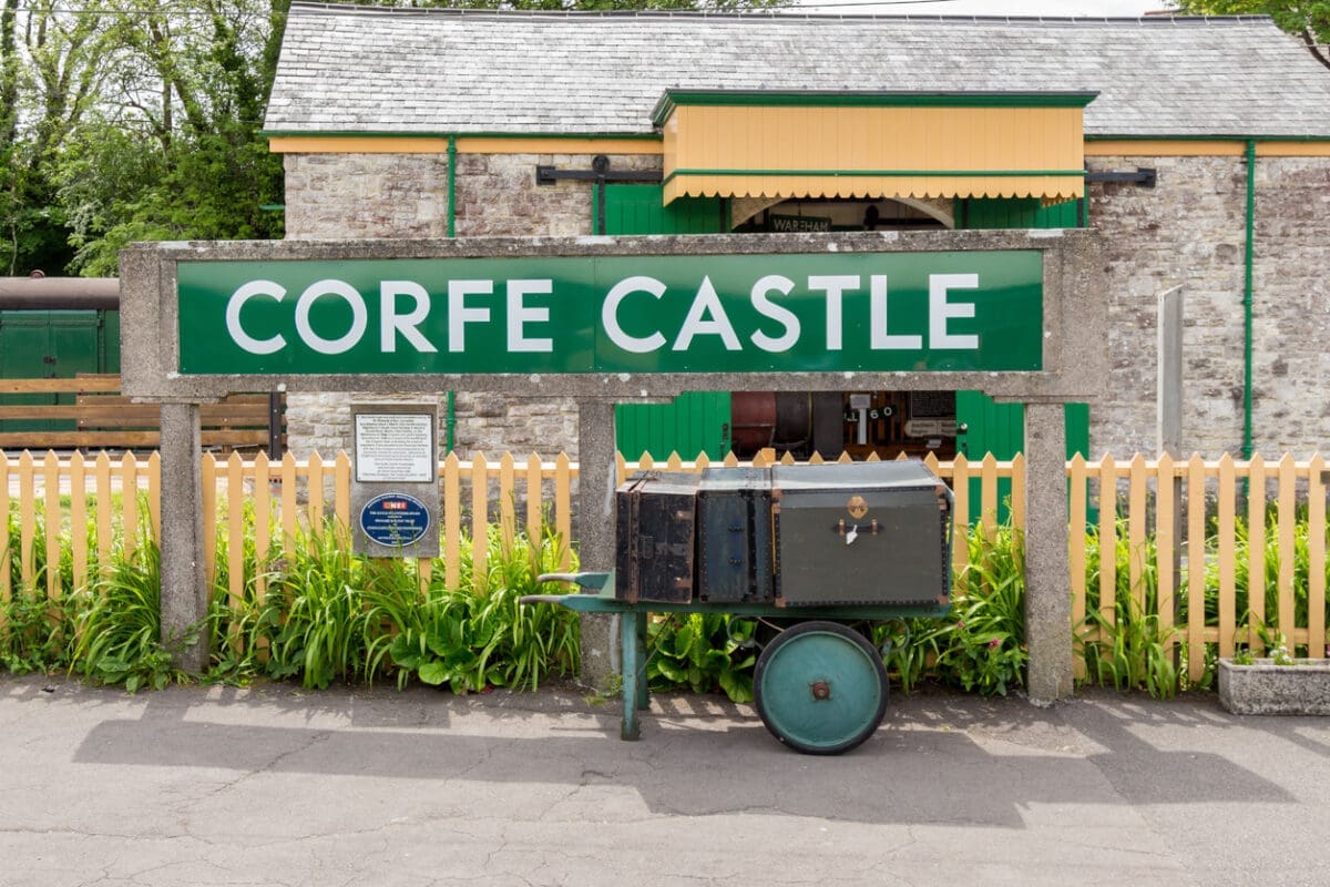 Investigation launched after locomotive derails during Swanage Railway gala