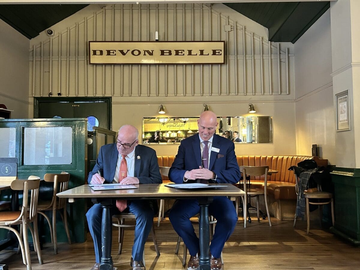 East Lancashire Railway and Network Rail sign new partnership