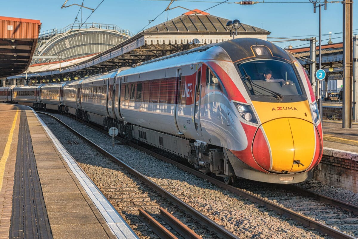 Aslef welcomes move to reduce age limit for train drivers