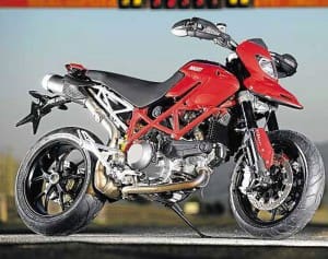 Ducati-Hypermotard-2