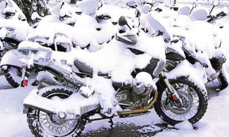 Beat the cold! Choose the best winter motorcycle boots
