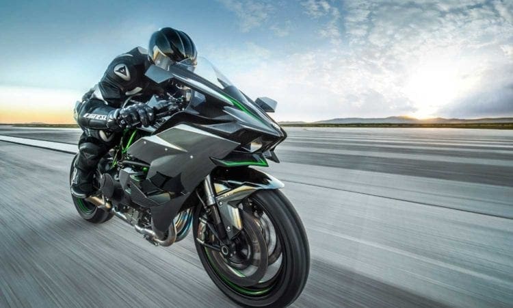 See and hear the Kawasaki H2R on the dyno at Motorcycle Live