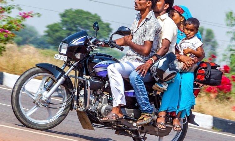 Mumbai bikers have to pledge to behave!