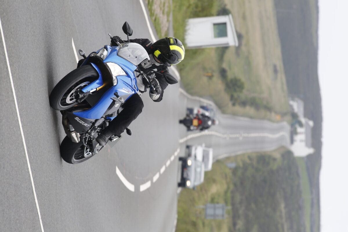GSX-S_1000F_Action_4005