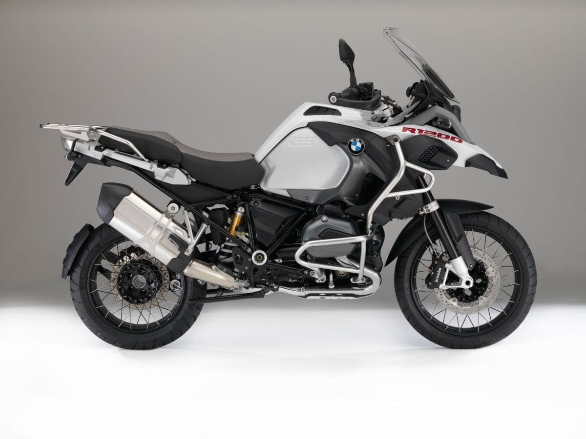 bmw-motorcycles-get-upgraded-colors-and-new-features-for-2016-photo-gallery_25