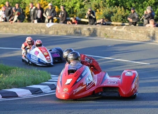 TT 2016: Reeves leads pack as Sidecar practice gets real quick