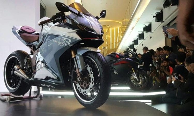 Honda CBR250RR MEGA GALLERY from the launch – colours and an MV-type special REVEALED! Video too!