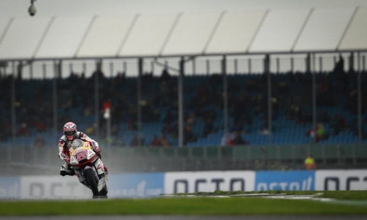 Moto2: Sam Lowes bags pole position in last minute dash