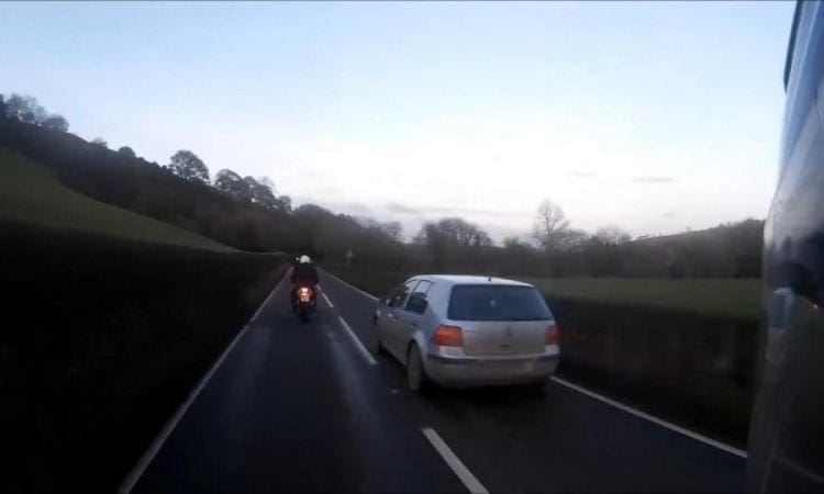 Video: VW Golf leaves learner nowhere to go – then does a runner!