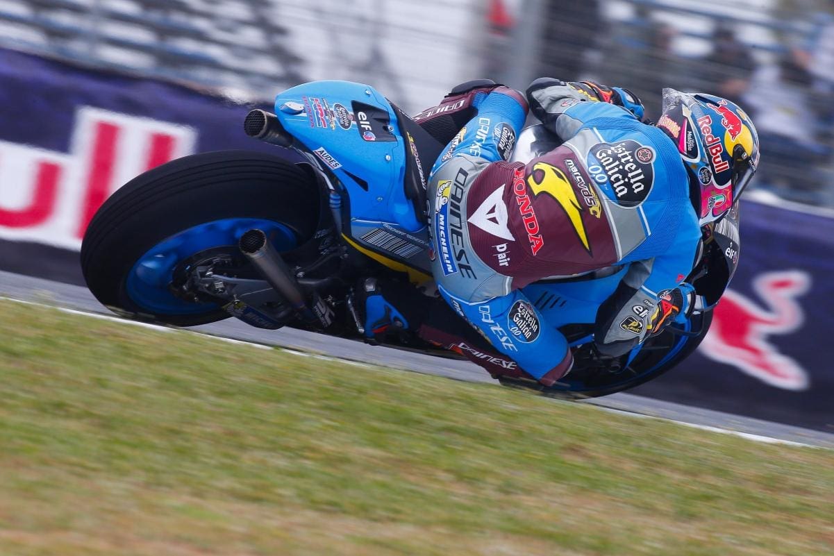 Vinales crashes, Cal third quickest, Jack Miller second and Dani stays on top at Jerez!