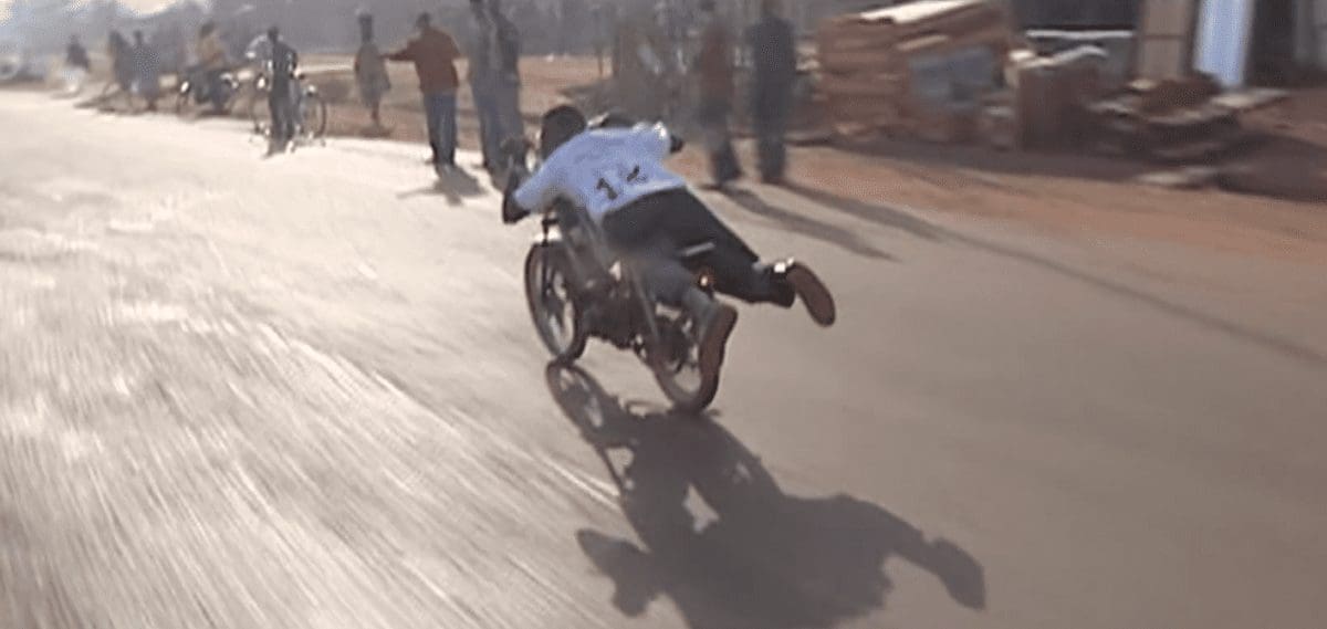 Video: Scooter shootout in Burkina Faso
