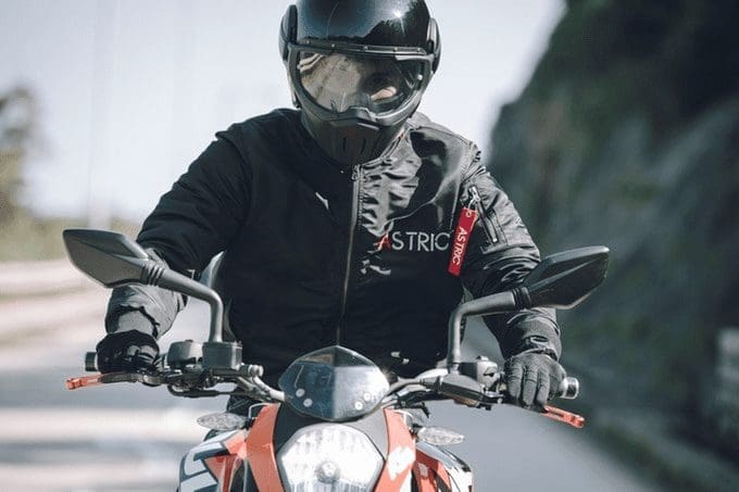 Video: Astric jacket doubles up as a portable bike cover