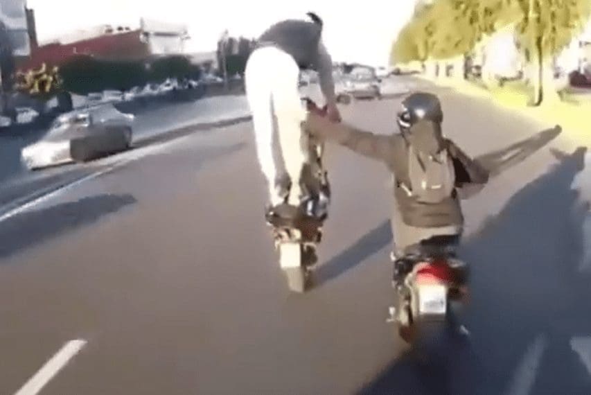 VIDEO: Moped moron ploughs into back of car