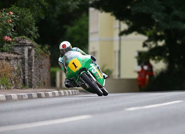 Classic TT: John McGuinness makes his comeback, Dean Harrison on the pace already