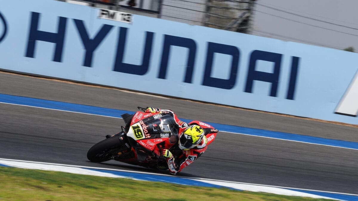 WSB: Bautista beats Rea in FP1 after heated opening session in Buriram