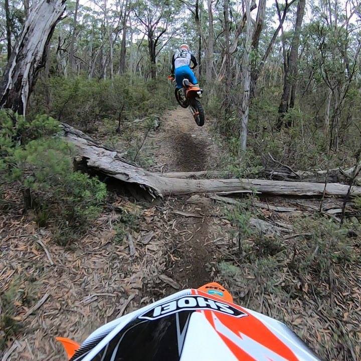 VIDEO: Now THAT’S how you do enduro! Check out this INCREDIBLE helmet-cam footage.