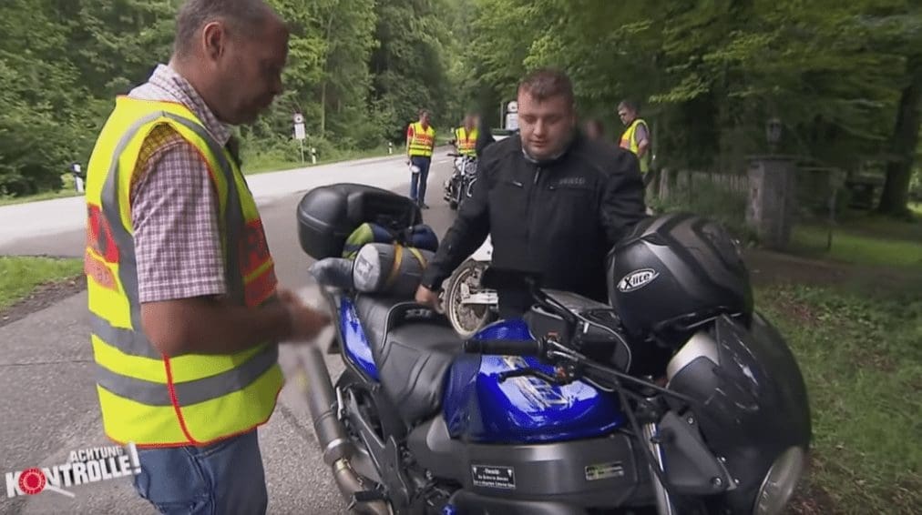 VIDEO: German Police getting tough on bikers… What’s going on here?