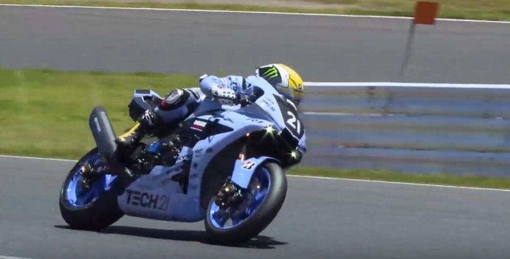 VIDEO: Watch Alex Lowes getting to grips with the Yamaha factory 8-Hour R1. New Roberts-inspired helmet design for the Brit, too.